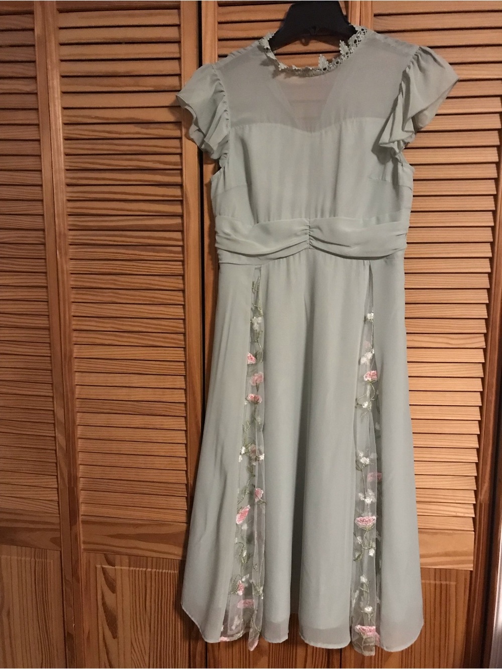 JJs House Sage Green Floral-Trim Woman Dress, Sz US Medium